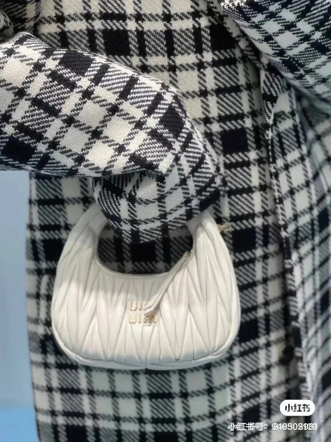 💋💋💋 Equipped with a full set of packaging at the counter [Super Grade Hardware Original Leather] Wander Matelasse Sheep Leather Hobo Mini Handbag/Crossbody Bag～Sheepskin Size: W17.5×H14×D5.5cm Number: 5BP156