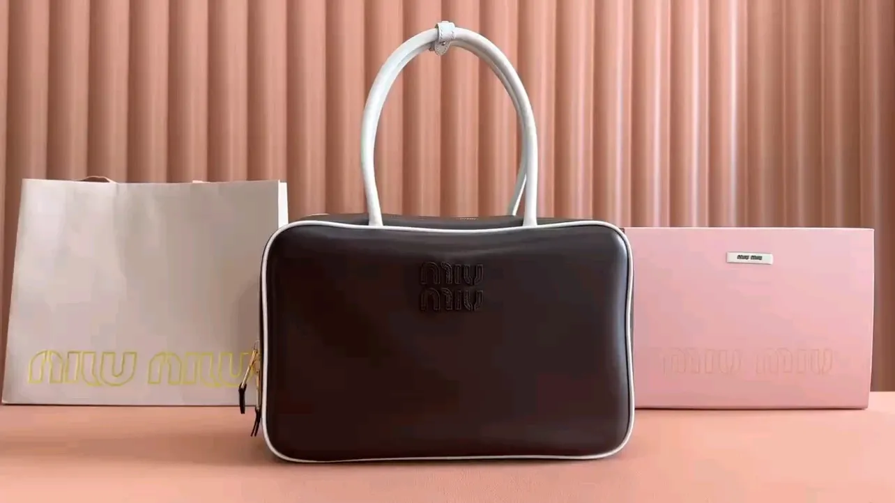 💋💋💋 Equipped with a full set of packaging at the counter [Special grade hardware original leather] Beau cow leather color-blocked handbag/shoulder bag ~ Heather wood color with white [New version briefcase] Size: W34×H23×D10cm Number: _5bb117
