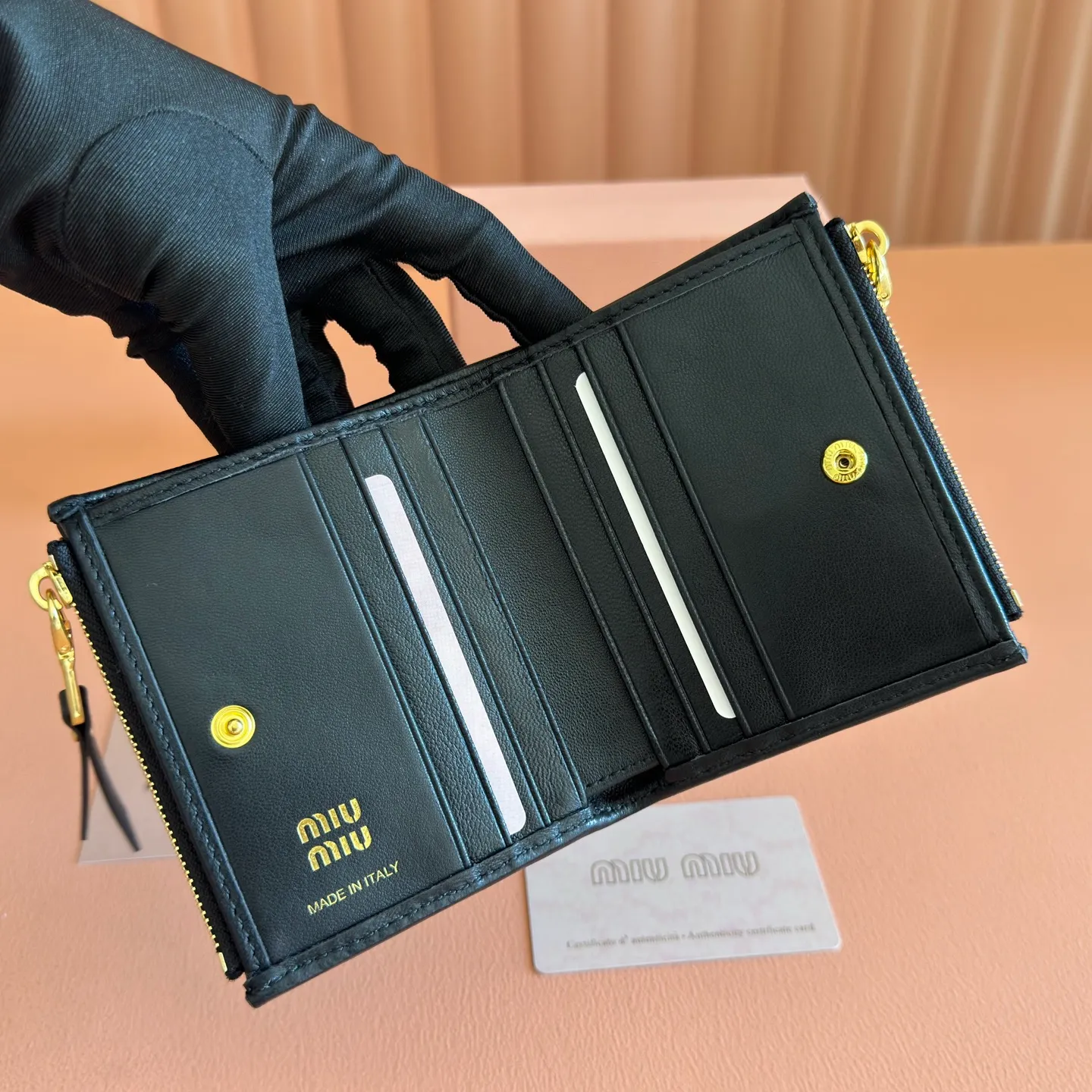 p540💋💋💋[Original configuration counter complete package] New version of the two-fold small wallet pocket wallet counter new small wallet 🔥 Model: 5MV017 is made of imported top-grade sheepskin inside and outside, with multiple card slots on both sides, double zipper compartment design on both sides, larger capacity, internal pressure 198A hundred-yuan notes, bank cards, coins, and change can be collected in it, highly practical, size: 11.5 X8 cm