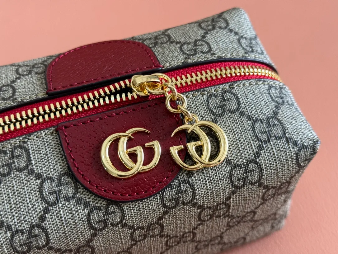p440🎁🎁🎁【With full set of counter packaging】‼ ‼ G Home 👉New style. The market's top exclusive goods control, special/counter quality 💯Using imported cowhide, original hardware! Exquisite workmanship. 💯Exclusive physical photos📷👉The quality can be seen in the picture👄👄😘😘. Style number: 548393. Dimensions: Width 16*Height 9*Side width 9. Color: PVC/red
