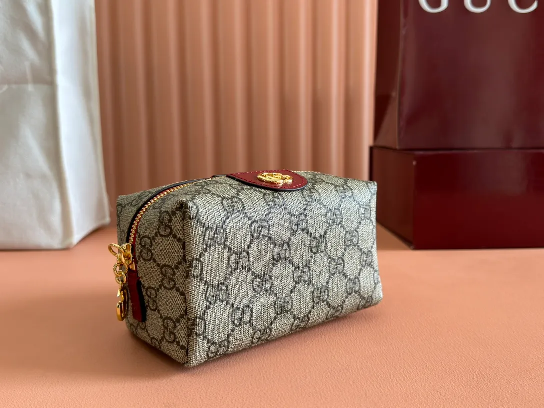 p440🎁🎁🎁【With full set of counter packaging】‼ ‼ G Home 👉New style. The market's top exclusive goods control, special/counter quality 💯Using imported cowhide, original hardware! Exquisite workmanship. 💯Exclusive physical photos📷👉The quality can be seen in the picture👄👄😘😘. Style number: 548393. Dimensions: Width 16*Height 9*Side width 9. Color: PVC/red