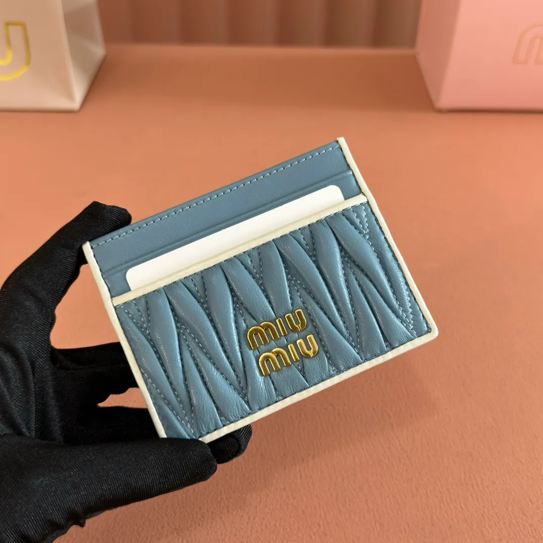 p420. 💋💋💋【Configured with full set of counter packaging】🔥 The latest version of MM cket wallet new card holder, 💗💗 5MC076 gray blue with white, the latest series of card holders in the counter, small and exquisite, double-sided card slots, practical and fashionable design 🔥 Made of top imported lambskin 🎉