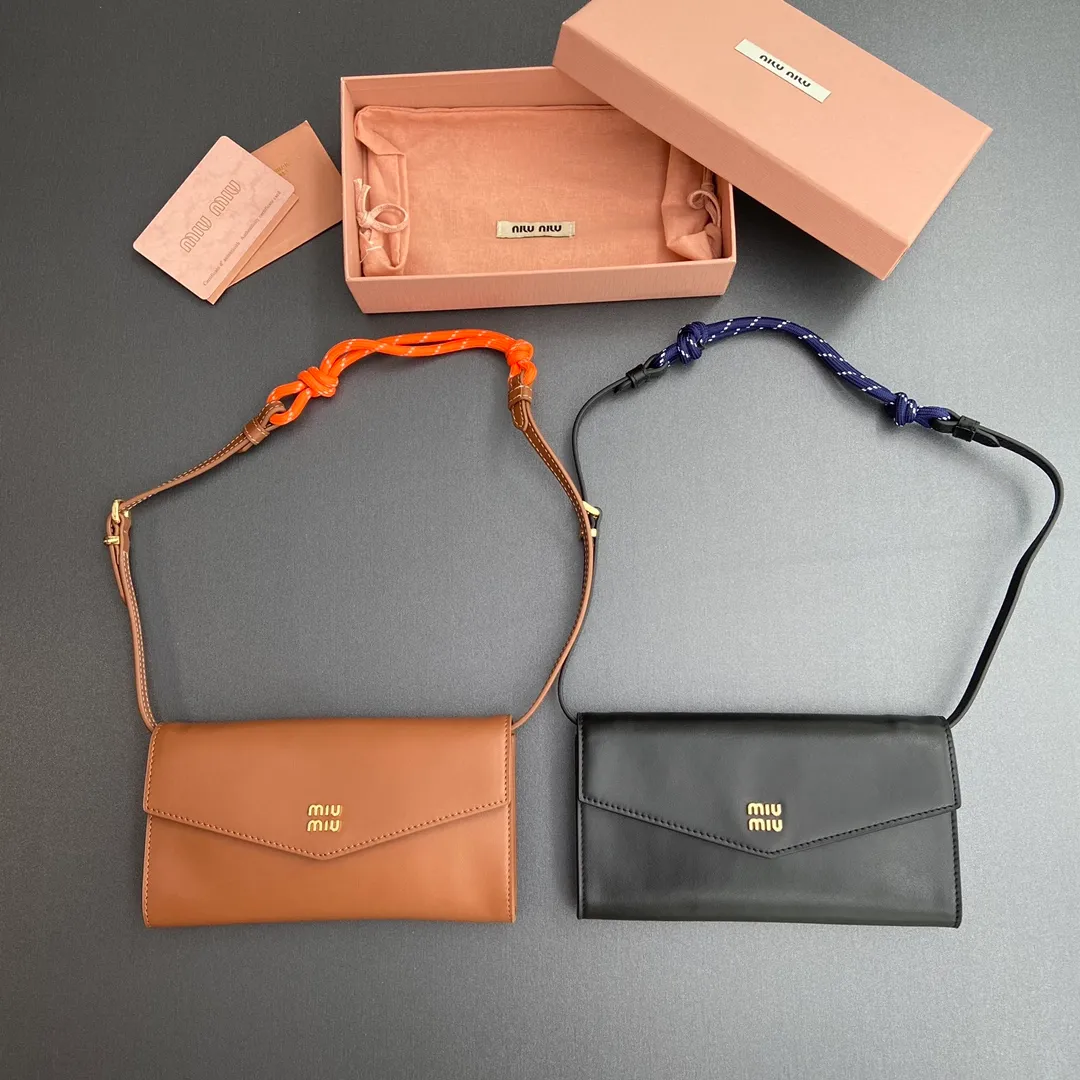 [Special grade hardware original leather]~Imported cow leather and rope shoulder strap cow leather wallet Size: w19×h9.5×2cm No.: 5MT025_ 025 _MM034