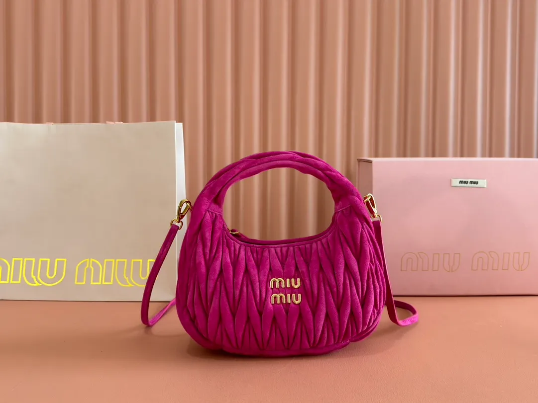 💋💋💋【Full set of packaging at the counter】5BC125MiuMiu new MiuWander suede leather handbag