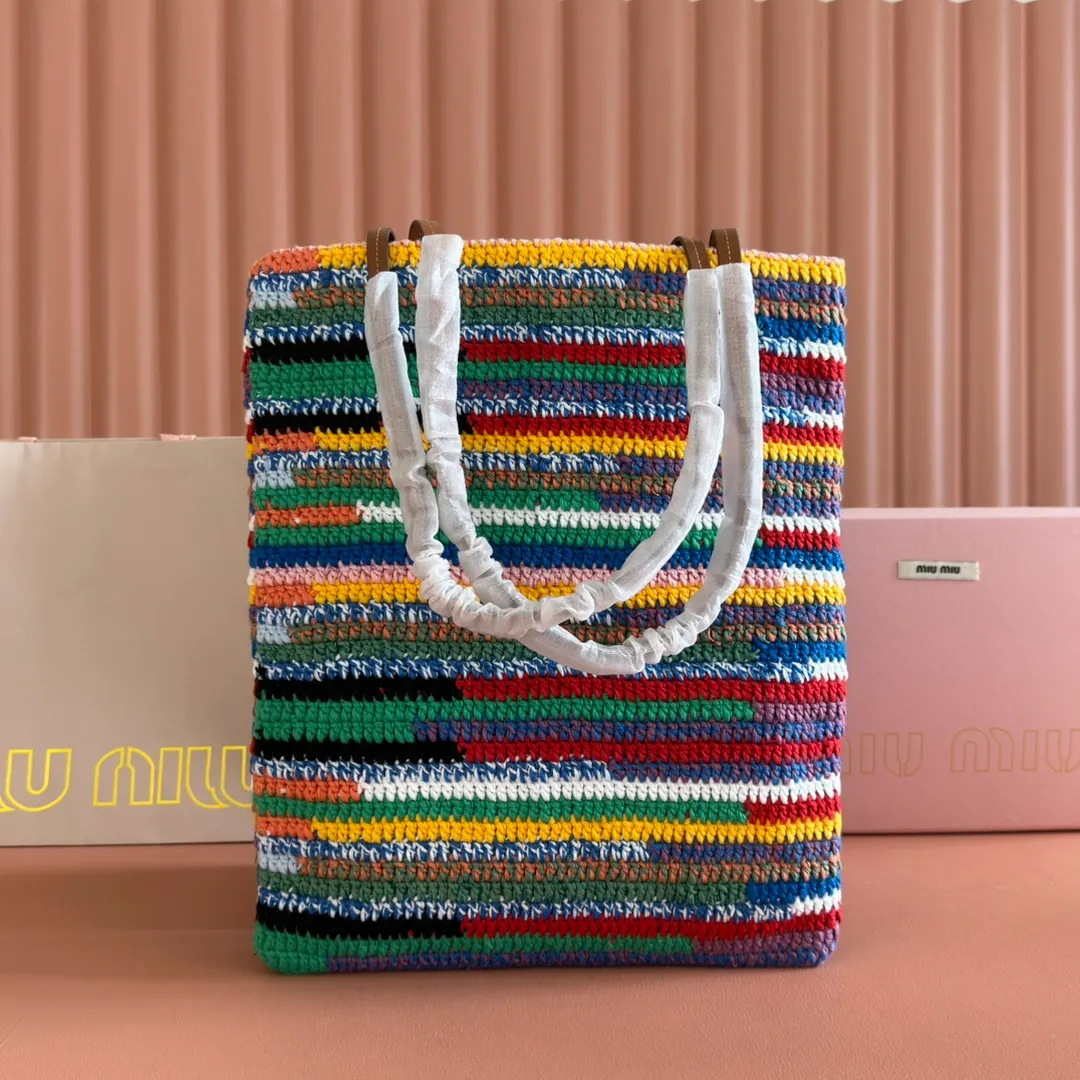 p1700💋💋💋【Full set of packaging at the counter】5BG248, super heavy-duty handmade rainbow woven bag, crocheted with multiple colors of cotton thread, hand-made is very complex, new front iconic Miu Miu embroidery, cotton lining, super light, super large capacity, small size vertical version is more adaptable, it is an excellent choice for work, commuting and traveling, suitable for all seasons, the real thing is super beautiful, size: 30X38CM