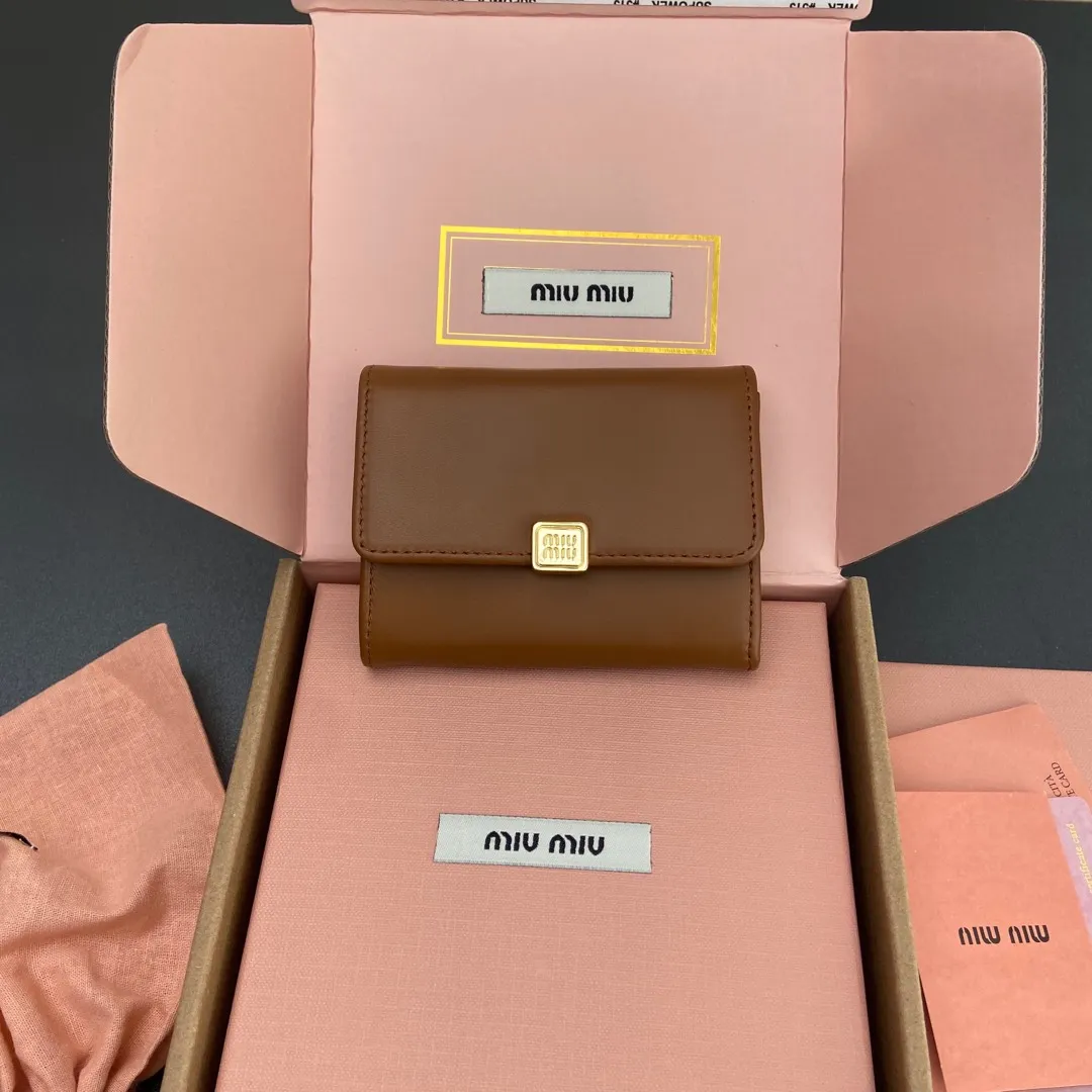 [Special grade hardware original leather] ¥560~ Cognac color imported cowhide card bag - Snap button closure - Metal letter logo - 2 card slots - Lined Size: w8.5×h10.2×2cm No.: 5M104_ MM0220