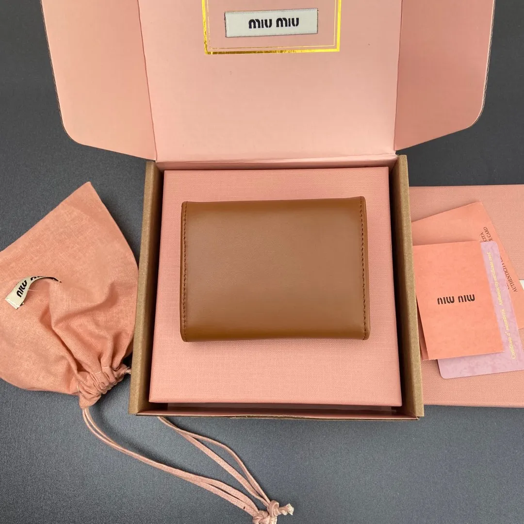 [Special grade hardware original leather] ¥560~ Cognac color imported cowhide card bag - Snap button closure - Metal letter logo - 2 card slots - Lined Size: w8.5×h10.2×2cm No.: 5M104_ MM0220