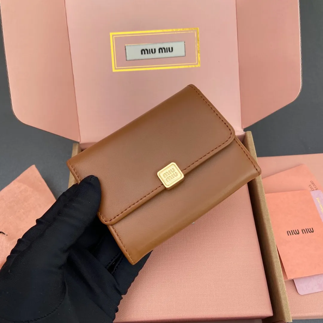 [Special grade hardware original leather] ¥560~ Cognac color imported cowhide card bag - Snap button closure - Metal letter logo - 2 card slots - Lined Size: w8.5×h10.2×2cm No.: 5M104_ MM0220
