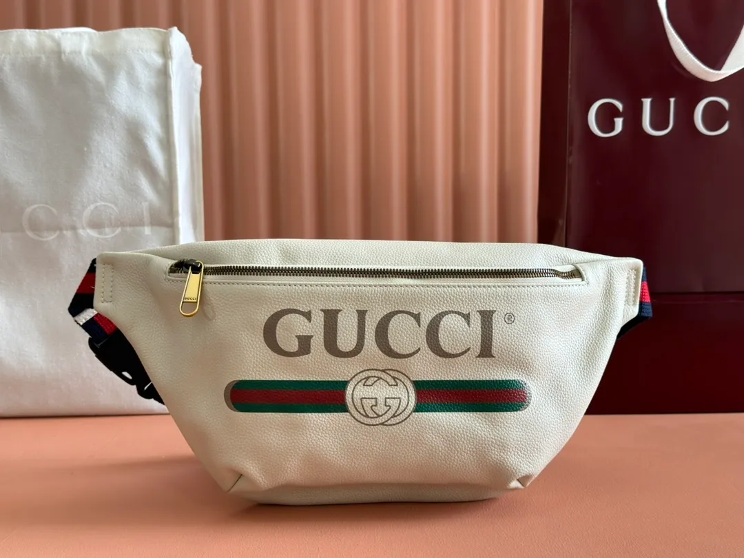 p760. 📣📣📣 [Original leather and complete packaging]✨🔥! ! Guccl's world-famous bag - Coco Capitán bag. This waist bag, named after the Spanish artist Coco Capitán, is sweeping the entire fashion circle. Model: 493869. Size: 28*18*8cm ￼