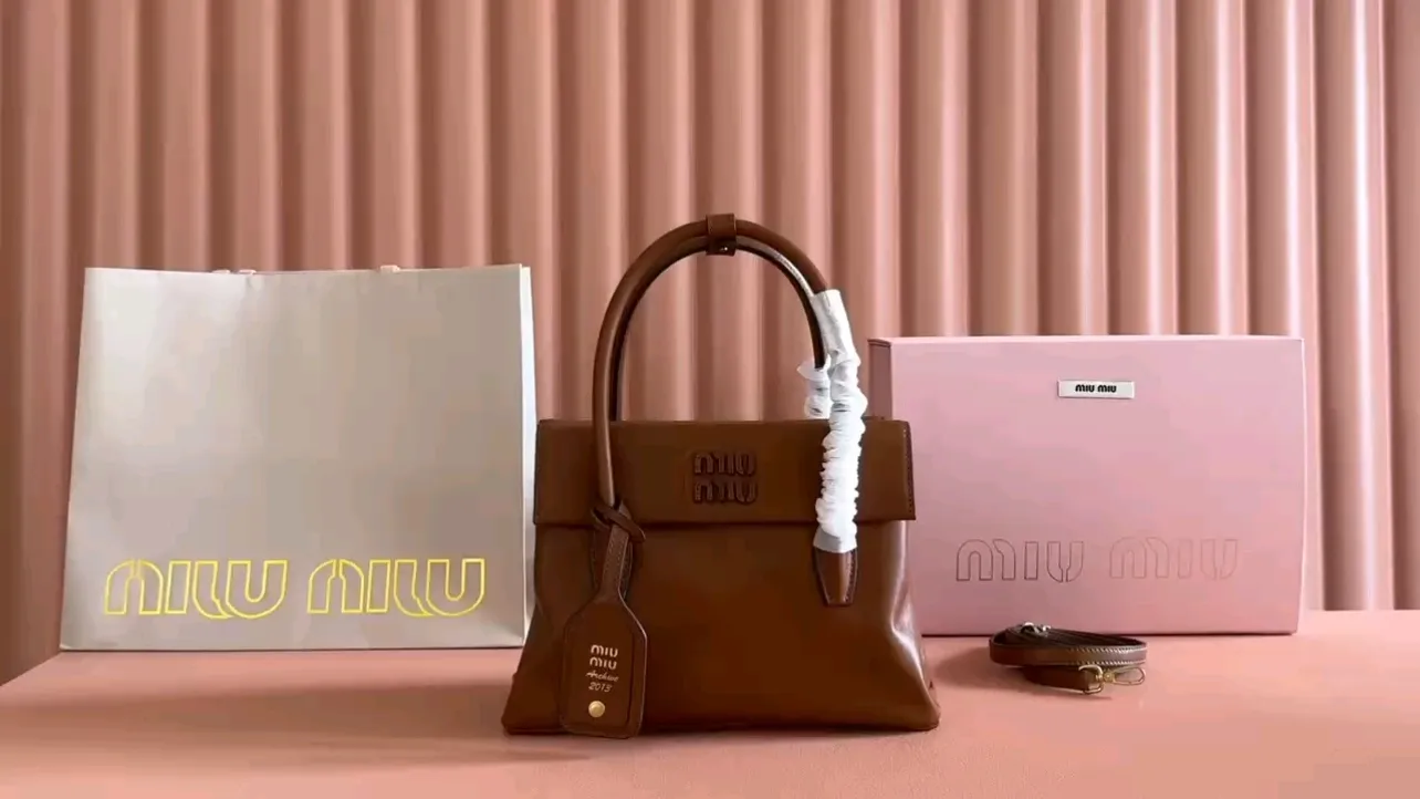💋💋💋【Full package with counter】Vintage cow leather Solitaire small handbag 5ba301