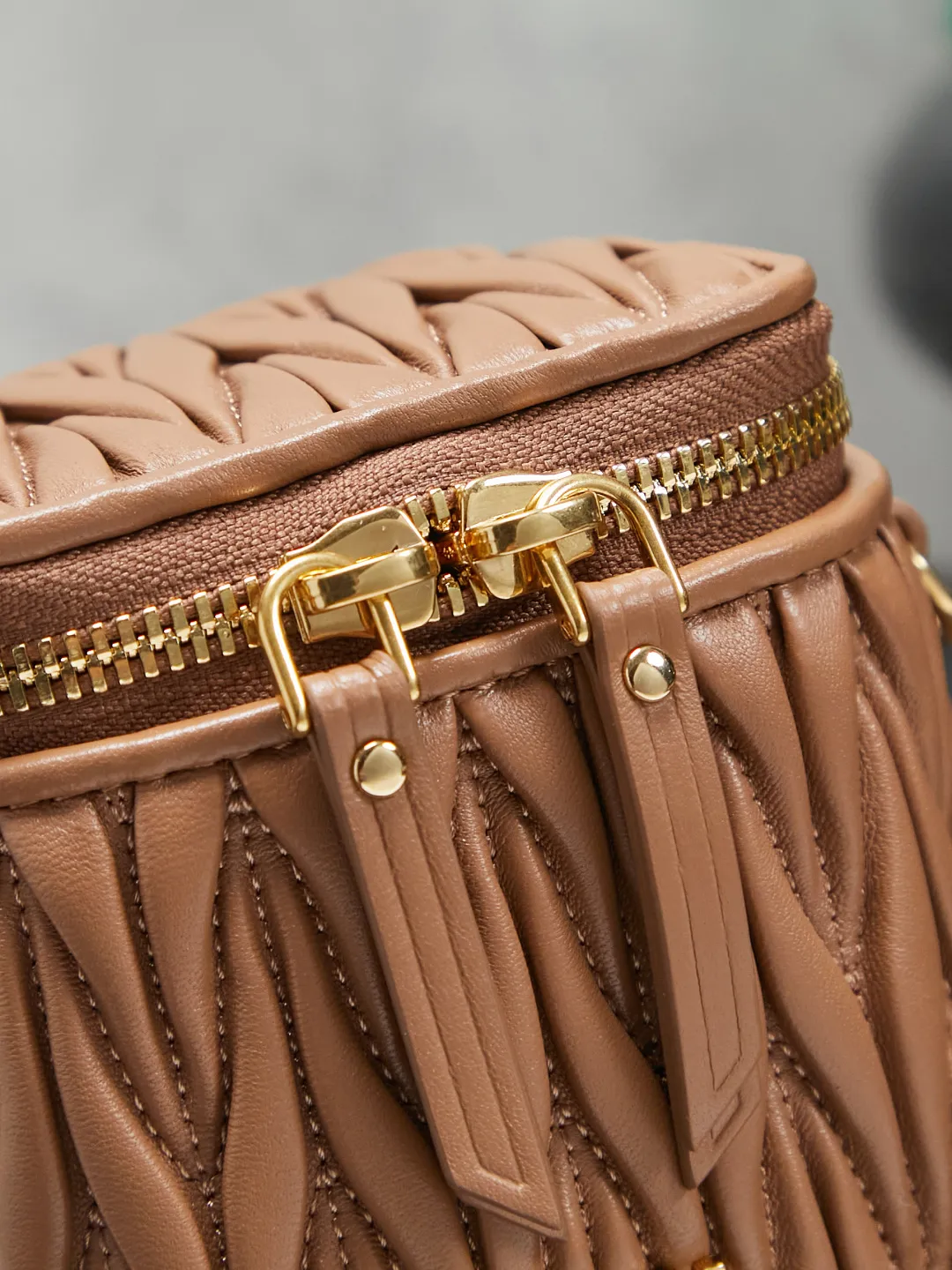 All categories Official website "Brand Women's Bags" Women's Bags 💙 miumiu 2026 new MIUMIU super mini cosmetic bag
