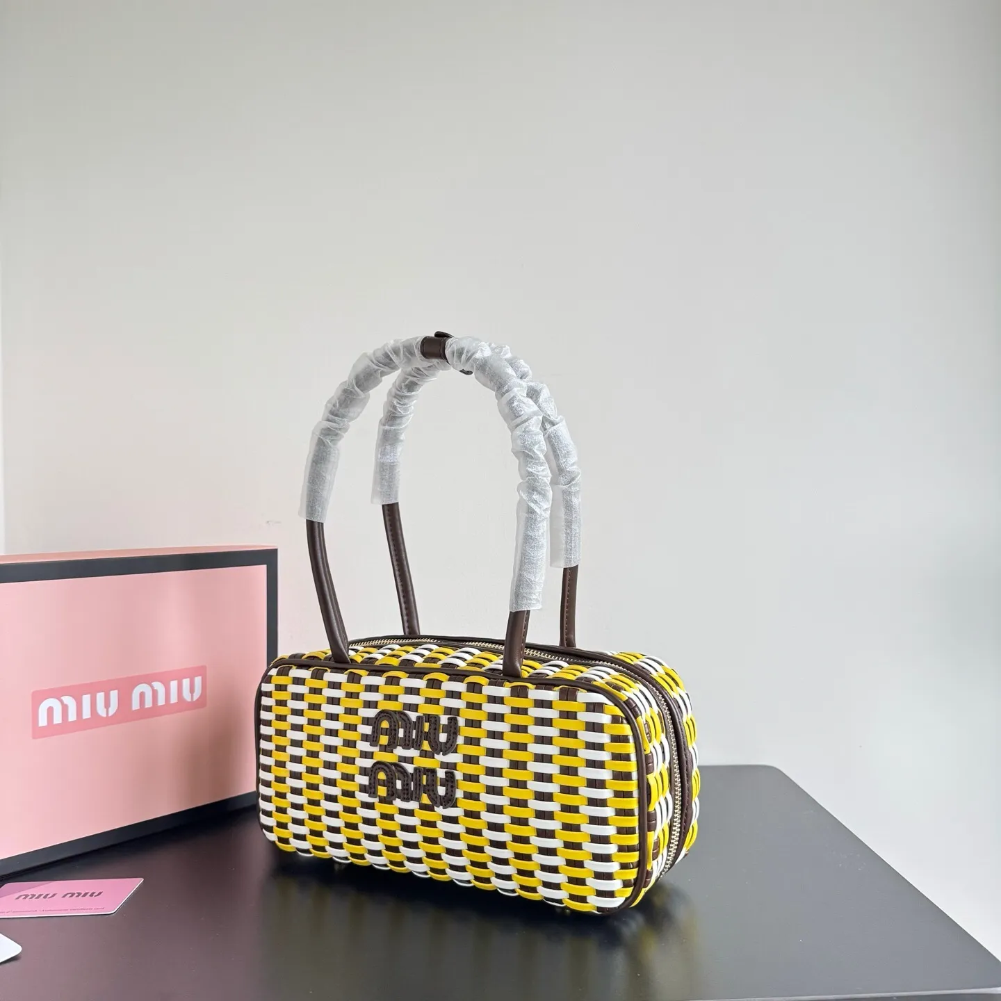 All categories Official website "Brand Women's Bags" Women's Bags 💙 miumiu 2025 new MiuMiu straw bag