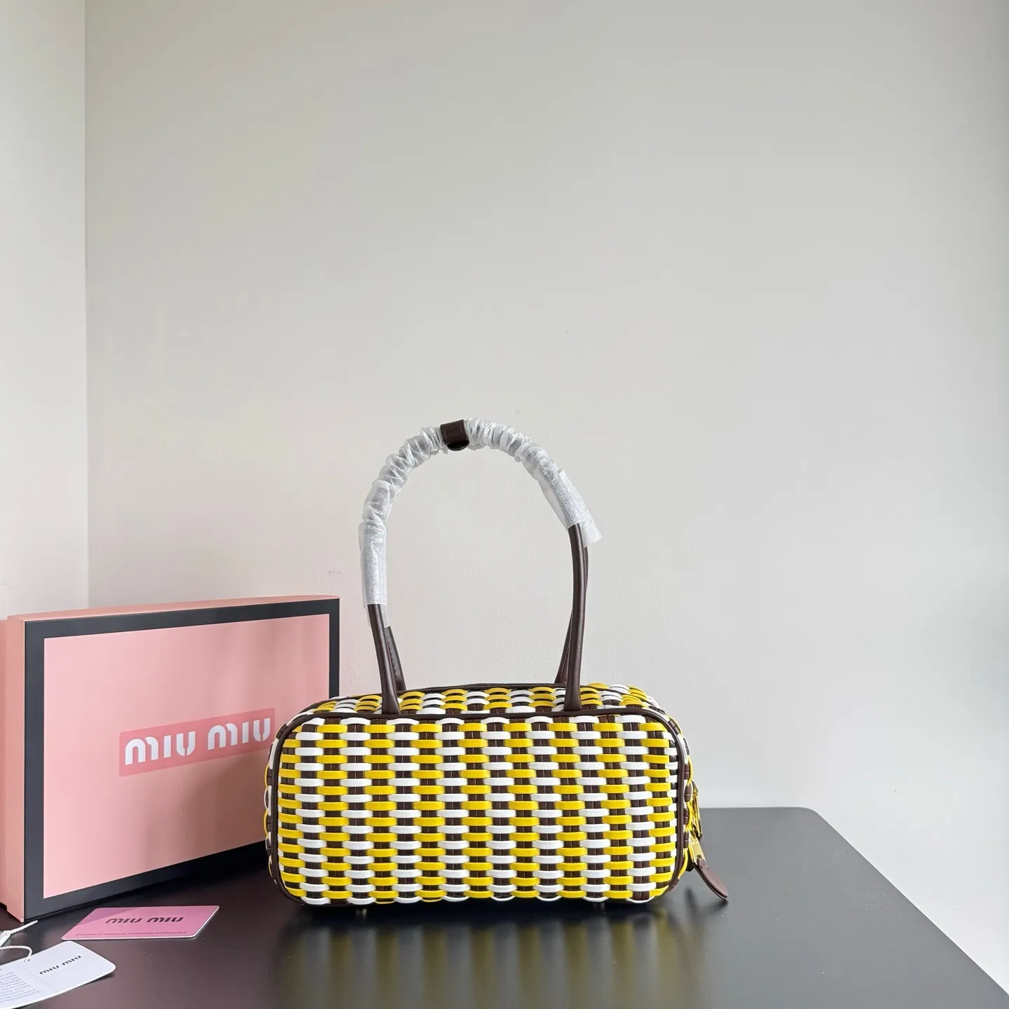 All categories Official website "Brand Women's Bags" Women's Bags 💙 miumiu 2025 new MiuMiu straw bag