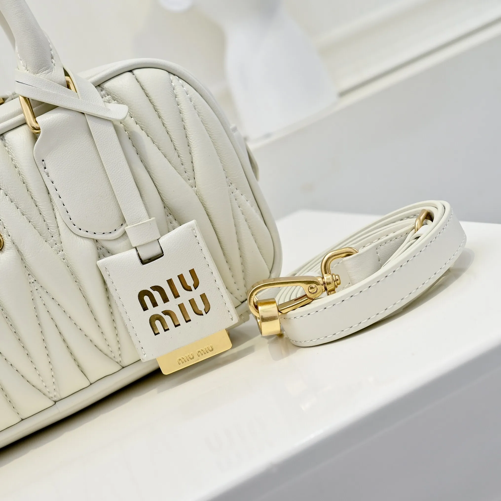 All categories Official website "Brand Women's Bags" Women's Bags 💙 miumiu 2025 new MIUMIU handbags