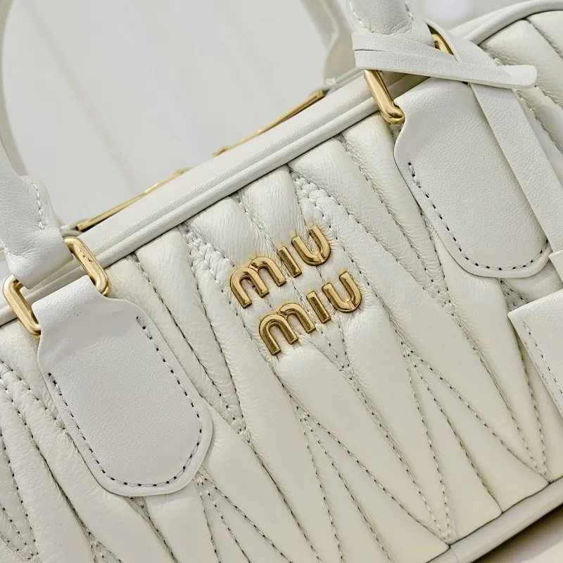 All categories Official website "Brand Women's Bags" Women's Bags 💙 miumiu 2025 new MIUMIU handbags