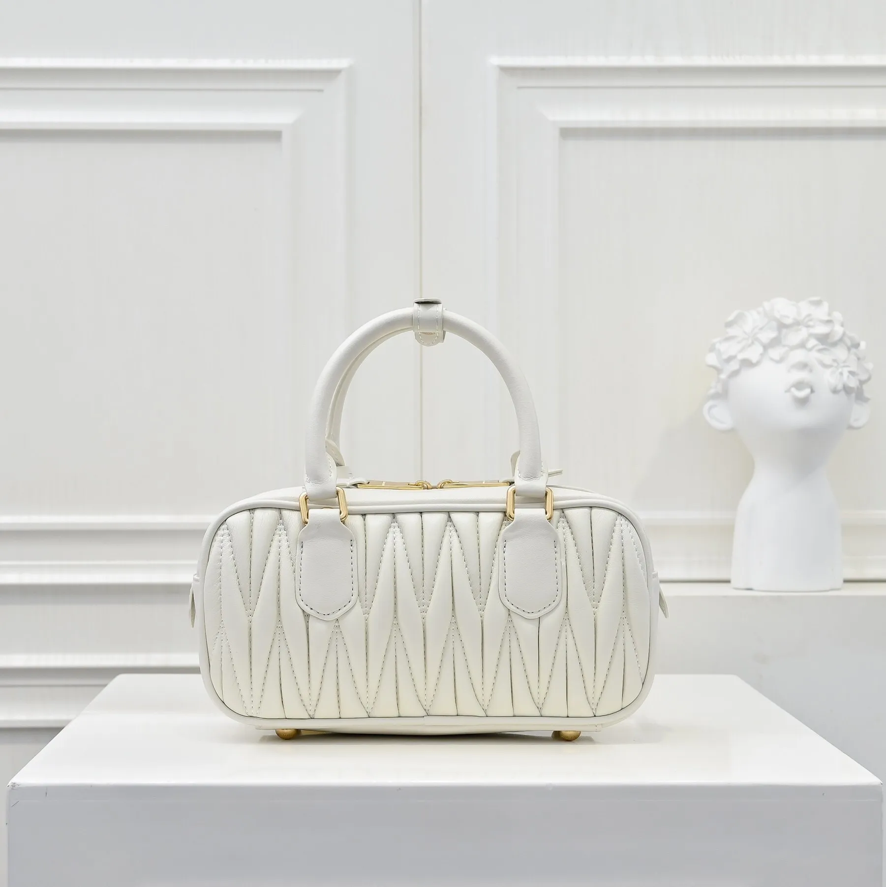 All categories Official website "Brand Women's Bags" Women's Bags 💙 miumiu 2025 new MIUMIU handbags