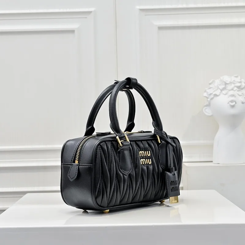 All categories Official website "Brand Women's Bags" Women's Bags 💙 miumiu 2025 new MIUMIU handbags