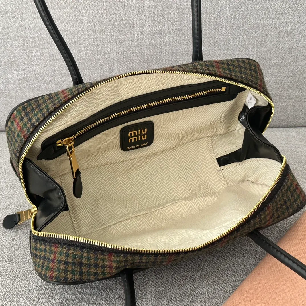 All categories Official website "Brand Women's Bags" Women's Bags 💙 miumiu 2025 new miumiu handbags