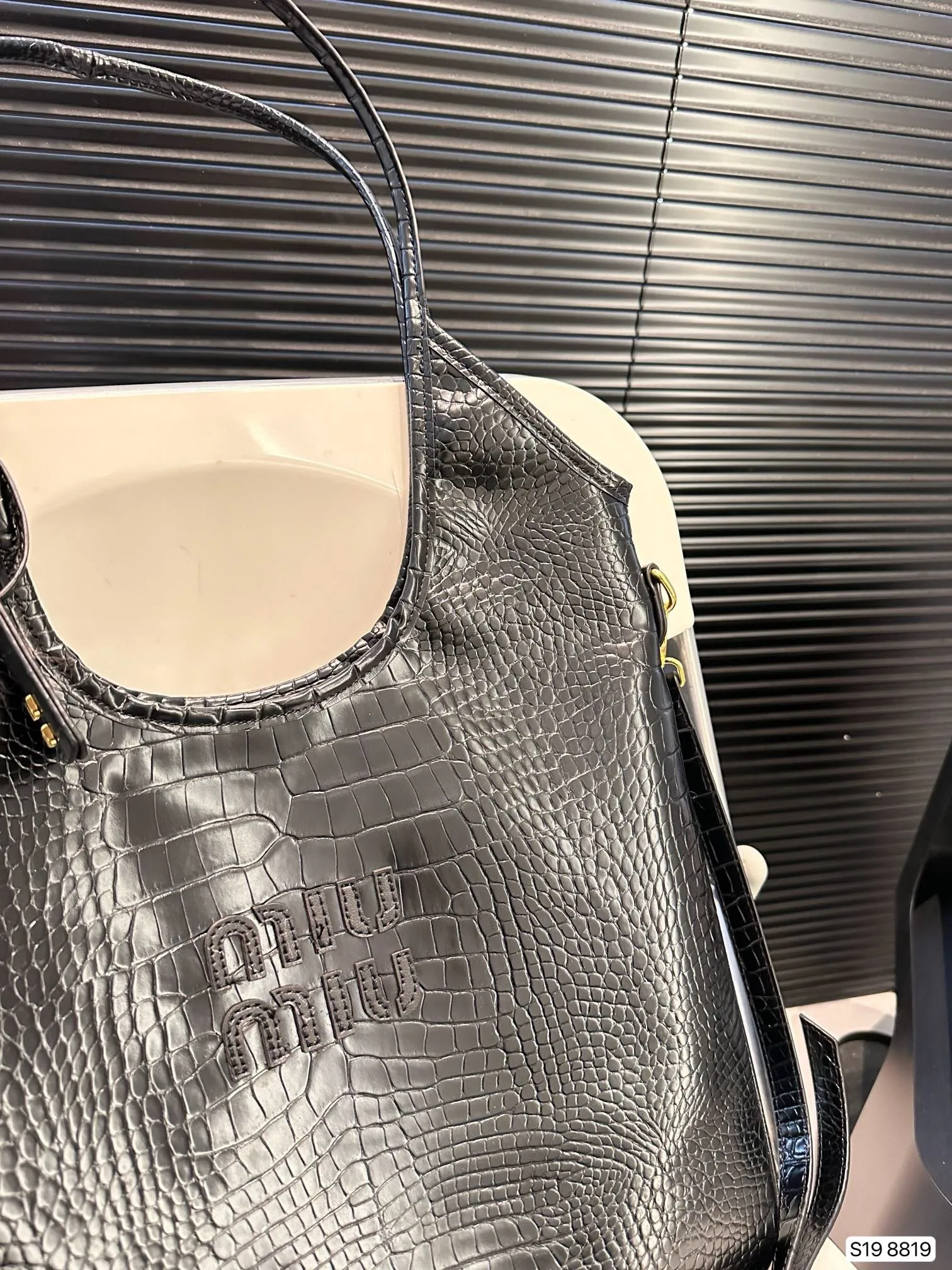 All categories Official website "Brand Women's Bags" Women's Bags 💙 miumiu 2024 new MIUMIU handbags