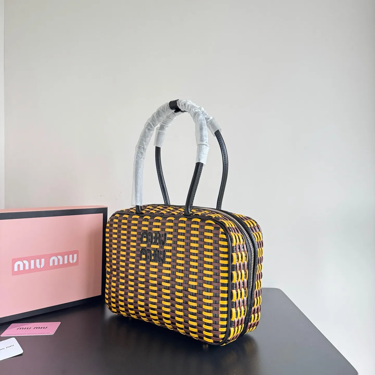All categories Official website "Brand Women's Bags" Women's Bags 💙 miumiu 2025 new MiuMiu straw bag