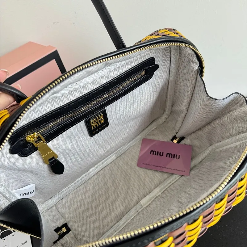 All categories Official website "Brand Women's Bags" Women's Bags 💙 miumiu 2025 new MiuMiu straw bag