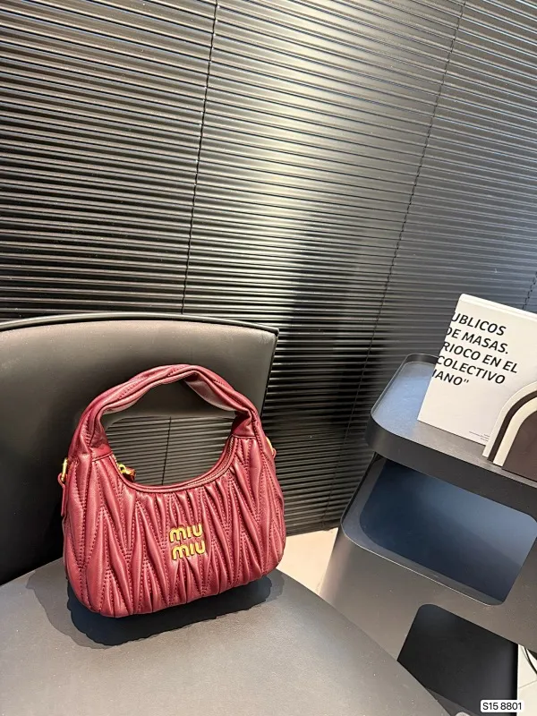 All categories Official website "Brand Women's Bags" Women's Bags 💙 miumiu 2025 new MIUMIU armpit bag