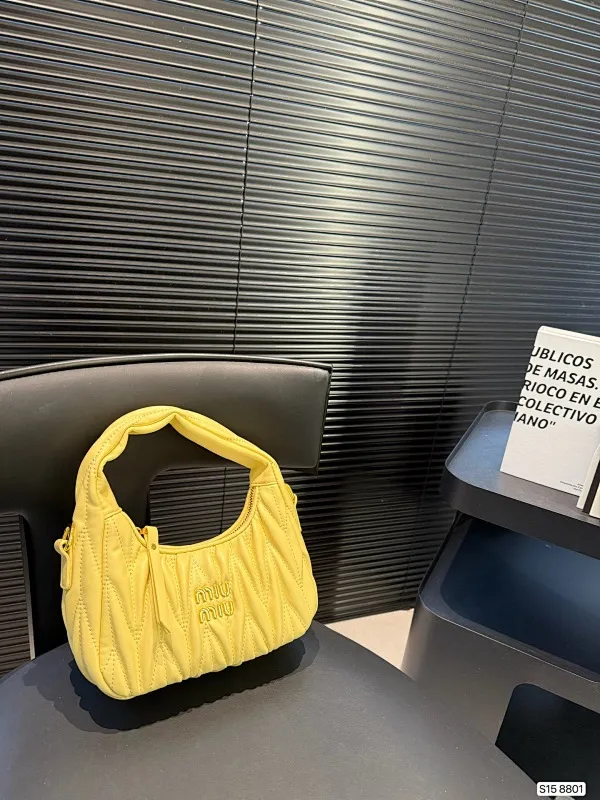 All categories Official website "Brand Women's Bags" Women's Bags 💙 miumiu 2025 new MIUMIU armpit bag
