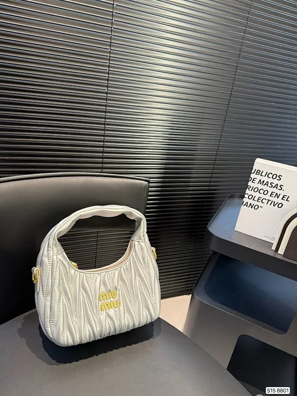 All categories Official website "Brand Women's Bags" Women's Bags 💙 miumiu 2025 new MIUMIU armpit bag