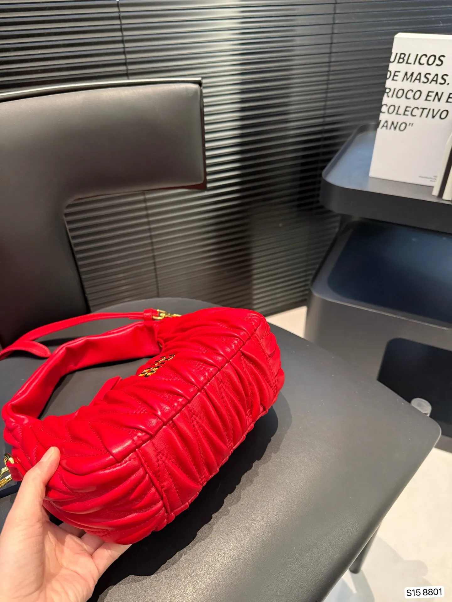 All categories Official website "Brand Women's Bags" Women's Bags 💙 miumiu 2025 new MIUMIU armpit bag