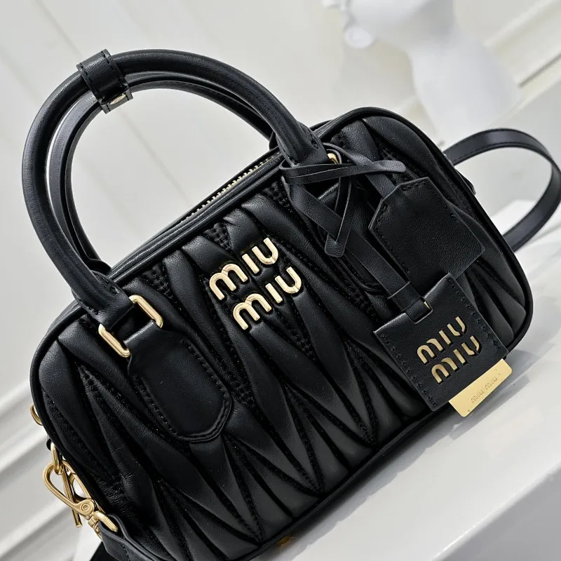 All categories Official website "Brand Women's Bags" Women's Bags 💙 miumiu 2025 new MIUMIU handbags