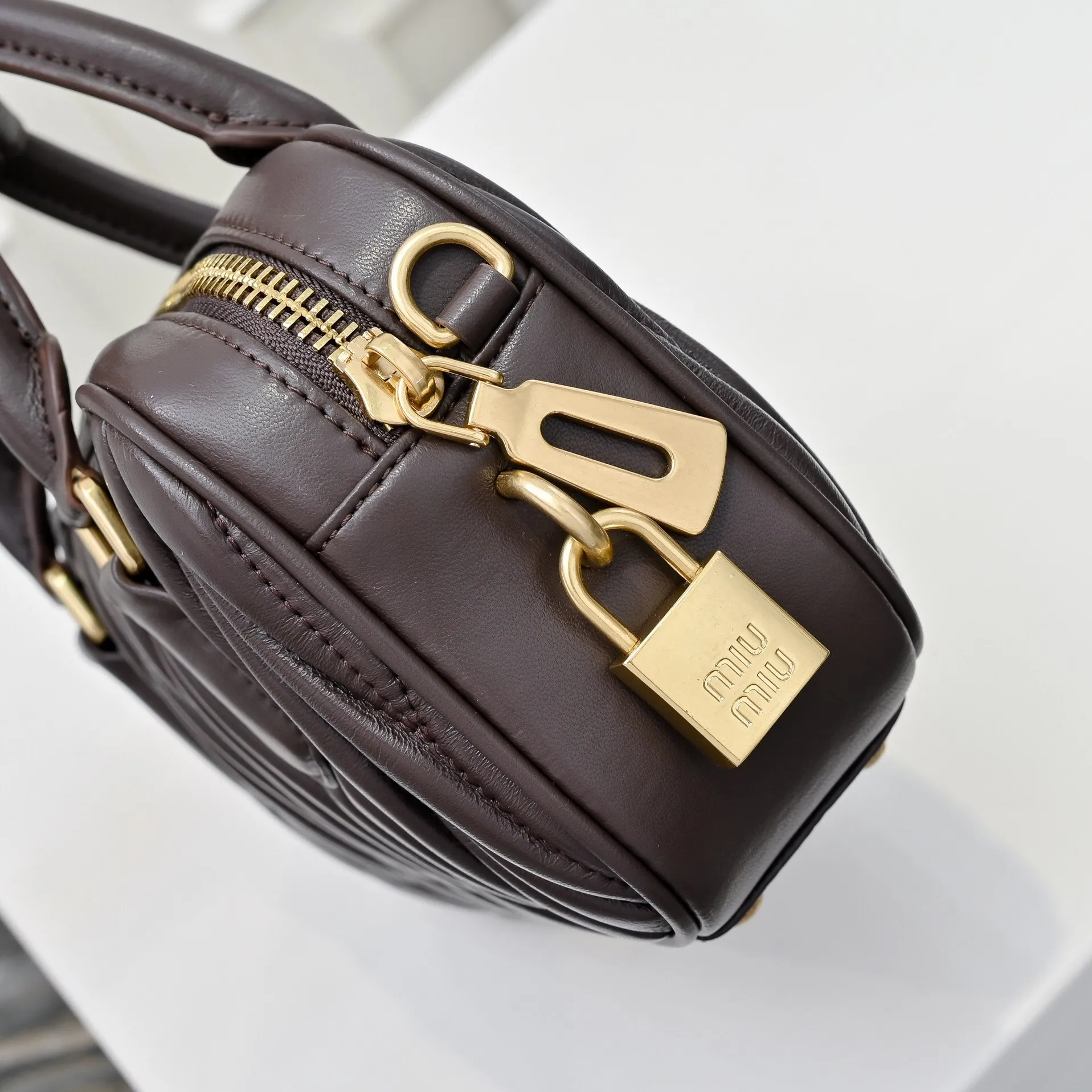 All categories Official website "Brand Women's Bags" Women's Bags 💙 miumiu 2025 new MIUMIU handbags