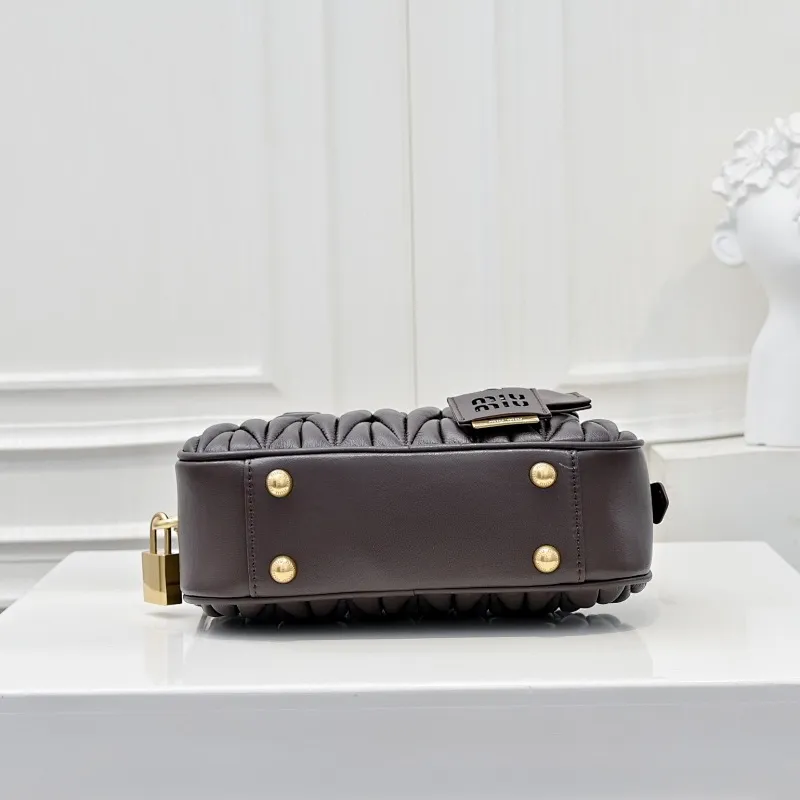 All categories Official website "Brand Women's Bags" Women's Bags 💙 miumiu 2025 new MIUMIU handbags