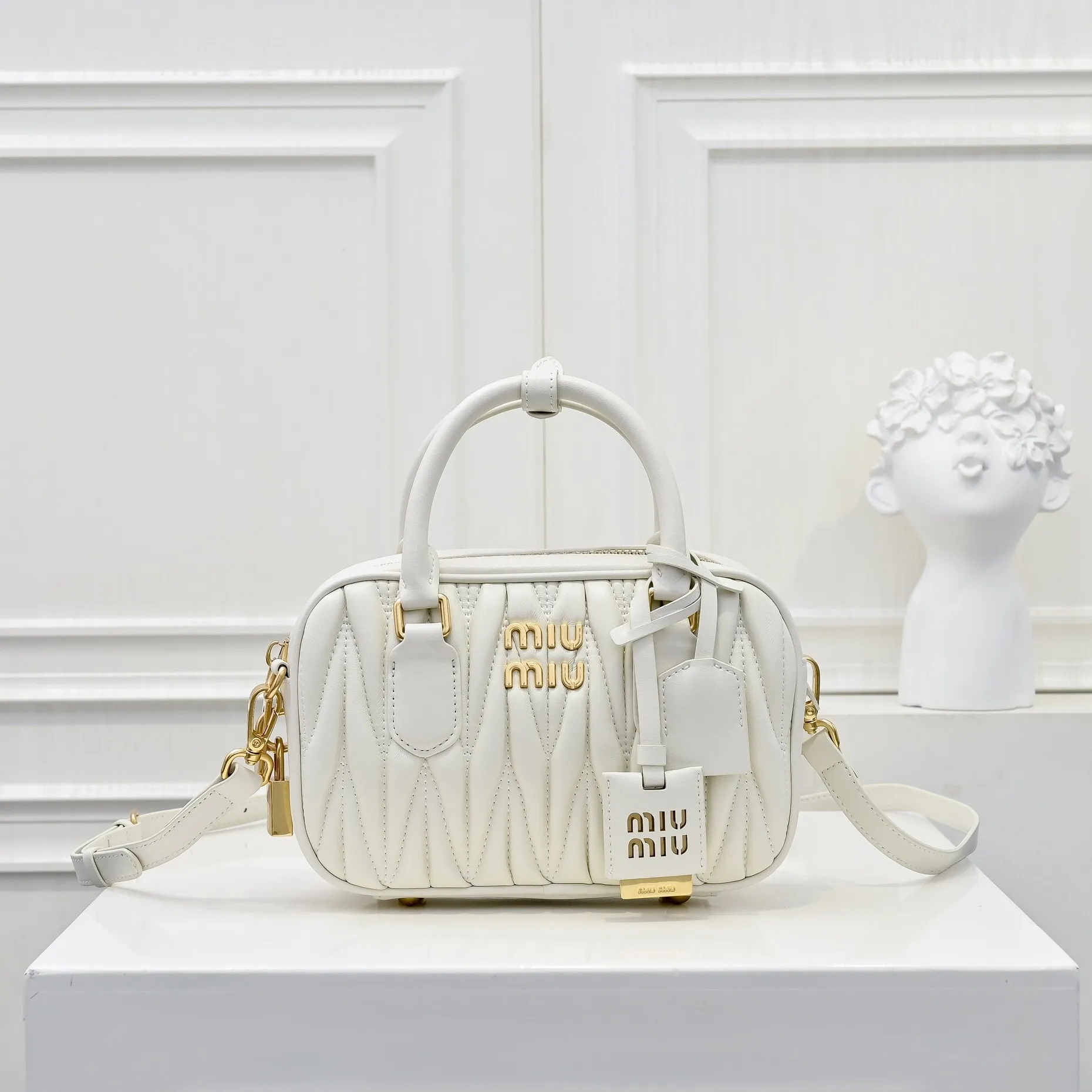 All categories Official website "Brand Women's Bags" Women's Bags 💙 miumiu 2025 new MIUMIU handbags