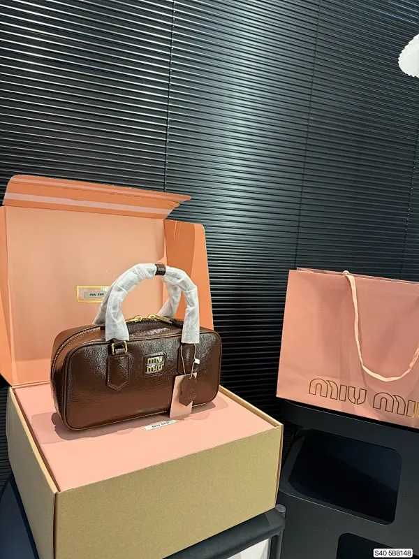 All categories Official website "Brand Women's Bags" Women's Bags 💙 miumiu 2025 new MIUMIU handbags