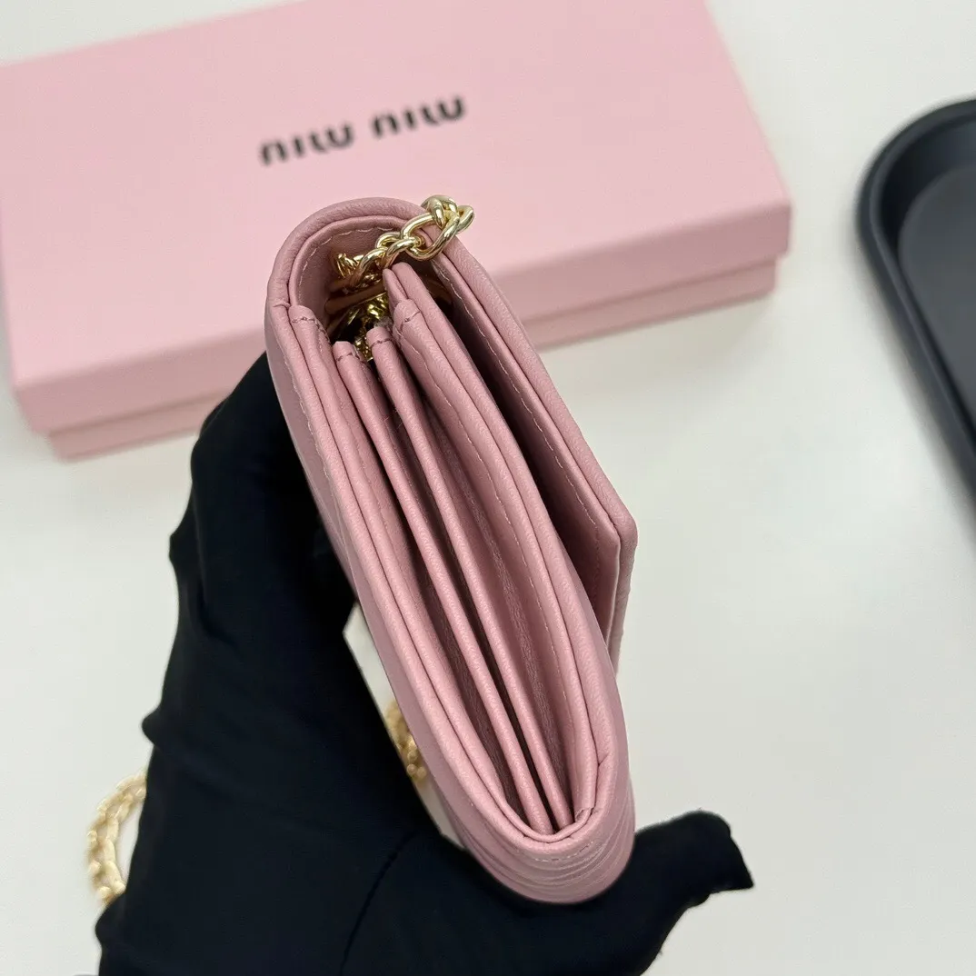 All categories Official website "Brand Women's Bags" Women's Bags 💙 miumiu 2025 new MIUMIU crossbody bag