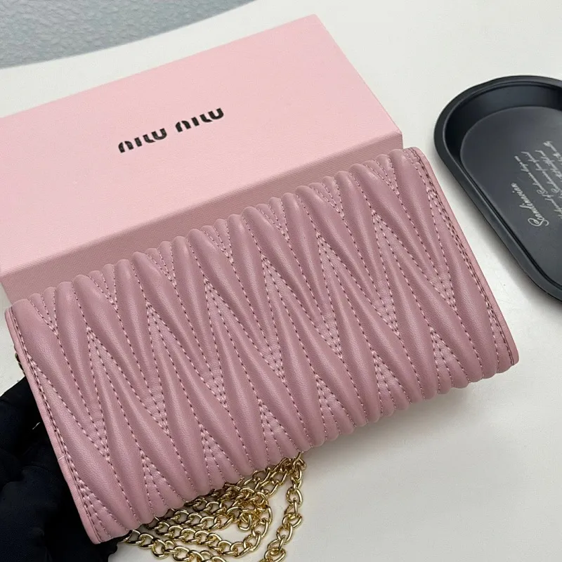 All categories Official website "Brand Women's Bags" Women's Bags 💙 miumiu 2025 new MIUMIU crossbody bag