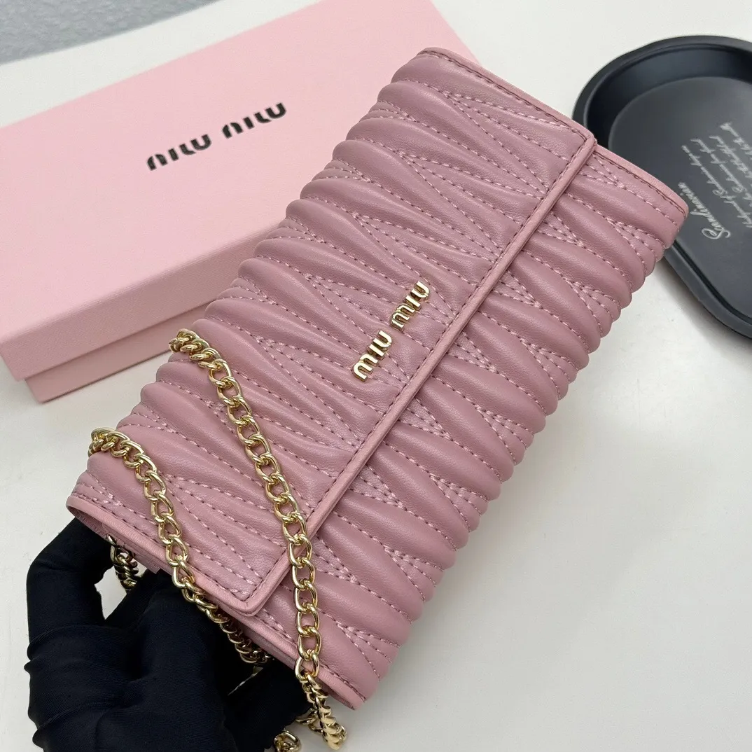 All categories Official website "Brand Women's Bags" Women's Bags 💙 miumiu 2025 new MIUMIU crossbody bag