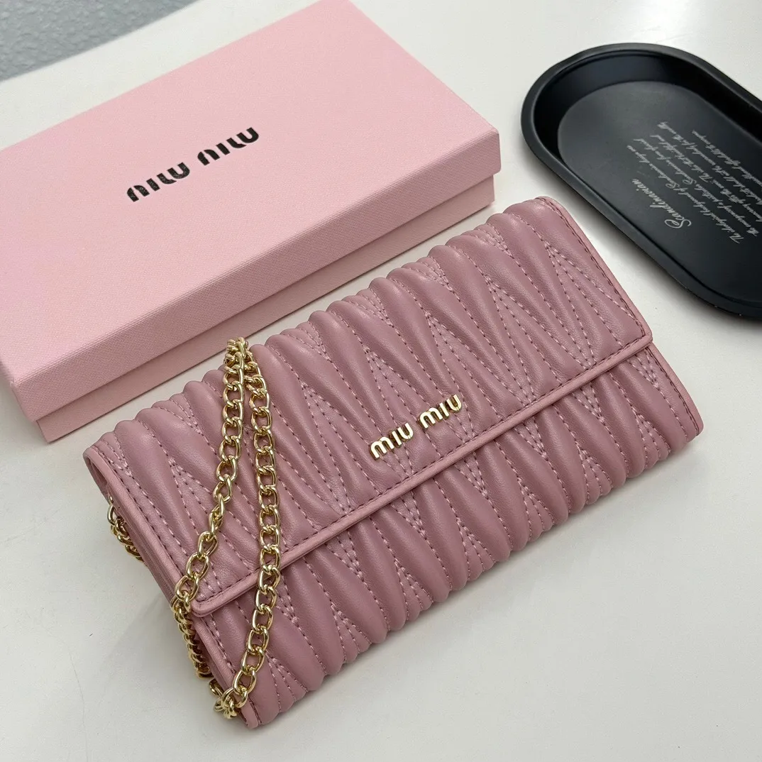 All categories Official website "Brand Women's Bags" Women's Bags 💙 miumiu 2025 new MIUMIU crossbody bag
