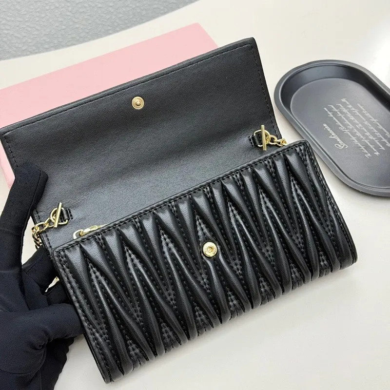 All categories Official website "Brand Women's Bags" Women's Bags 💙 miumiu 2025 new MIUMIU crossbody bag