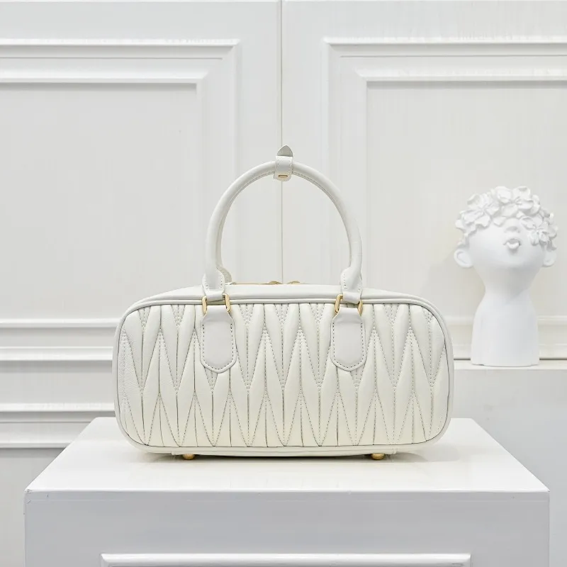 All categories Official website "Brand Women's Bags" Women's Bags 💙 miumiu 2025 new MIUMIU handbags