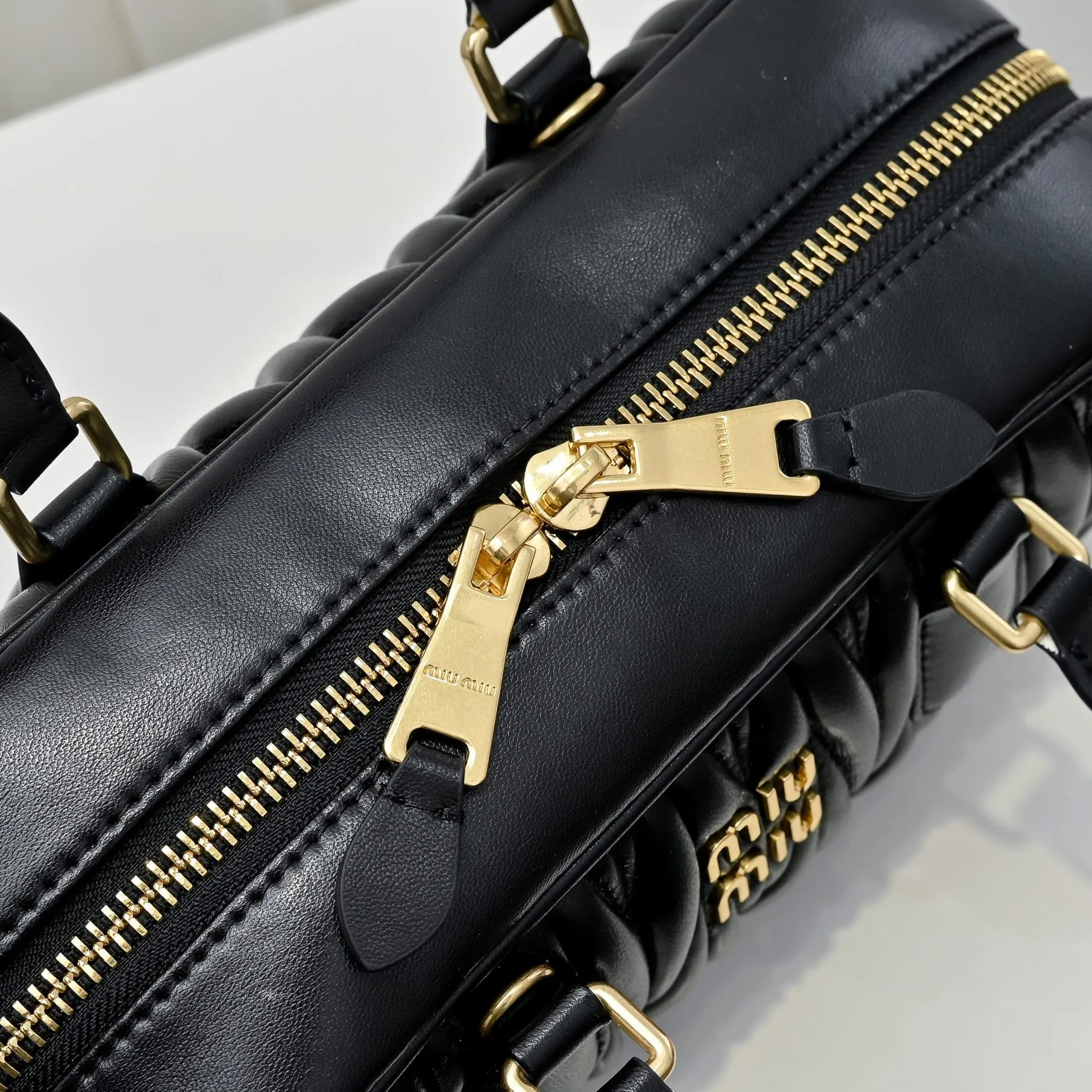 All categories Official website "Brand Women's Bags" Women's Bags 💙 miumiu 2025 new MIUMIU handbags