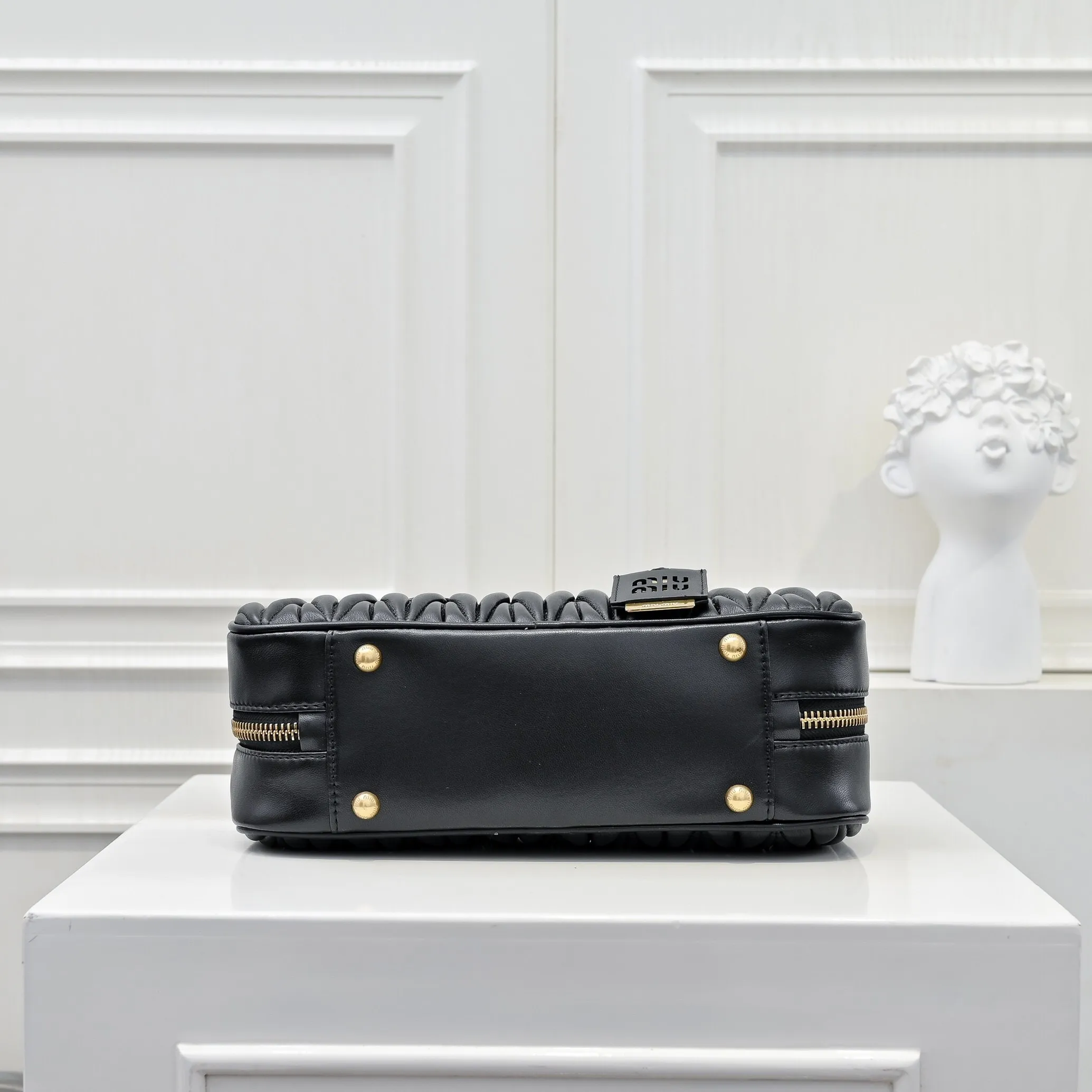 All categories Official website "Brand Women's Bags" Women's Bags 💙 miumiu 2025 new MIUMIU handbags