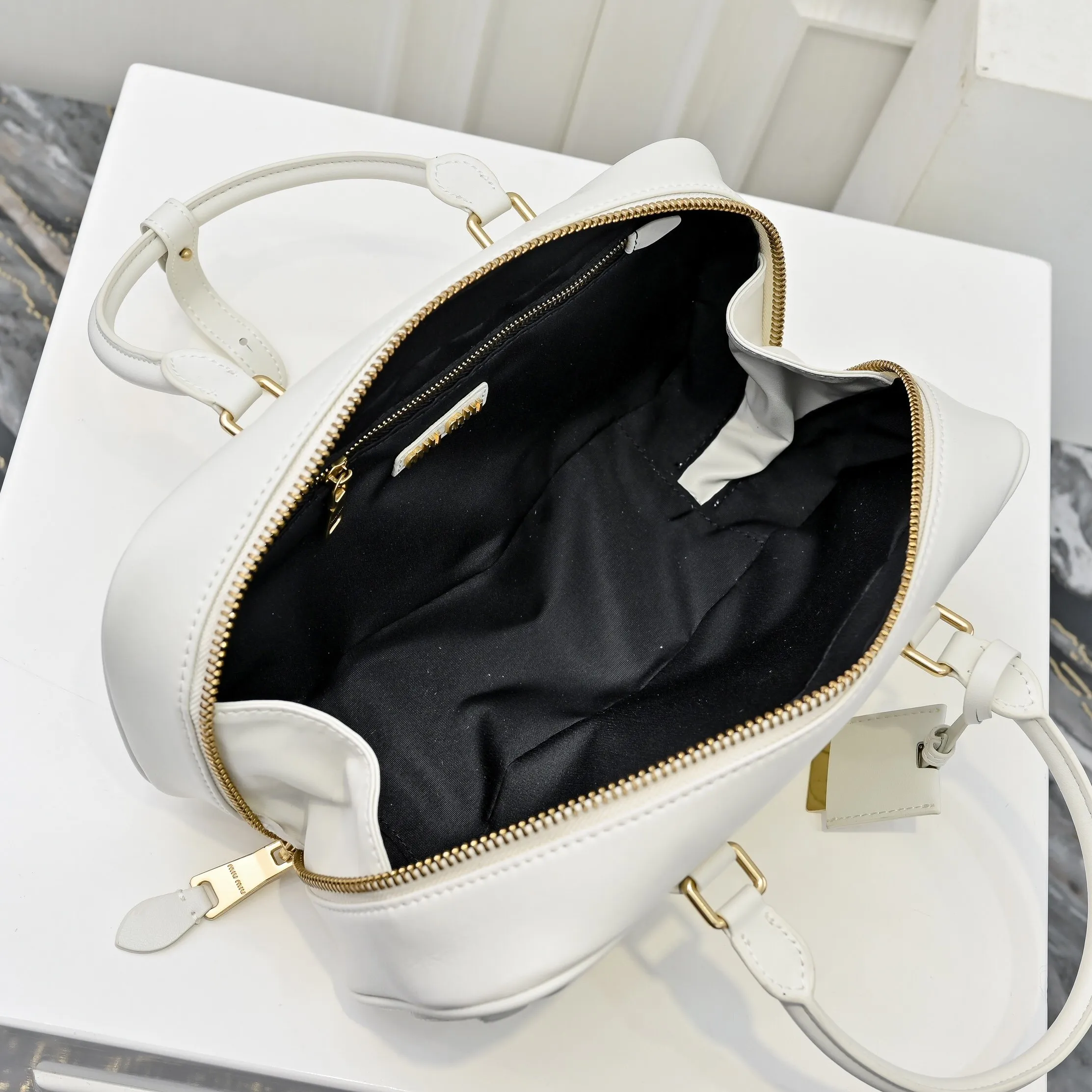 All categories Official website "Brand Women's Bags" Women's Bags 💙 miumiu 2025 new MIUMIU handbags