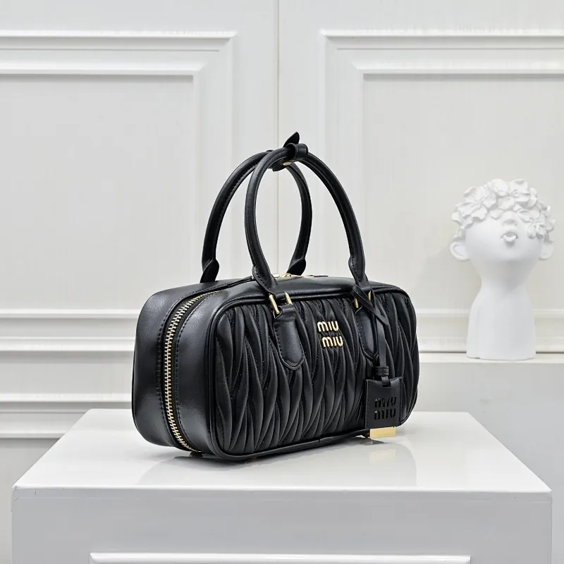 All categories Official website "Brand Women's Bags" Women's Bags 💙 miumiu 2025 new MIUMIU handbags