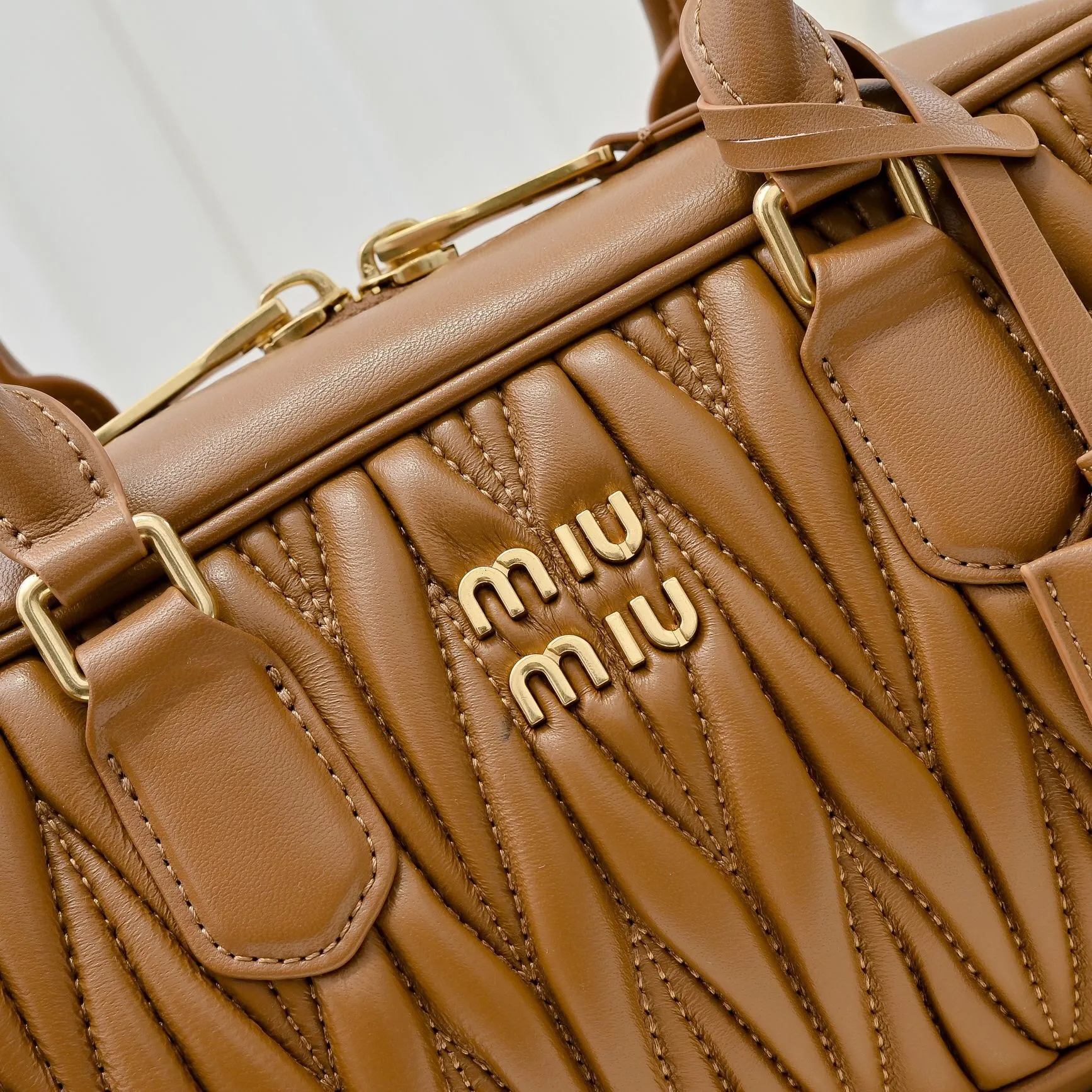 All categories Official website "Brand Women's Bags" Women's Bags 💙 miumiu 2025 new MIUMIU handbags
