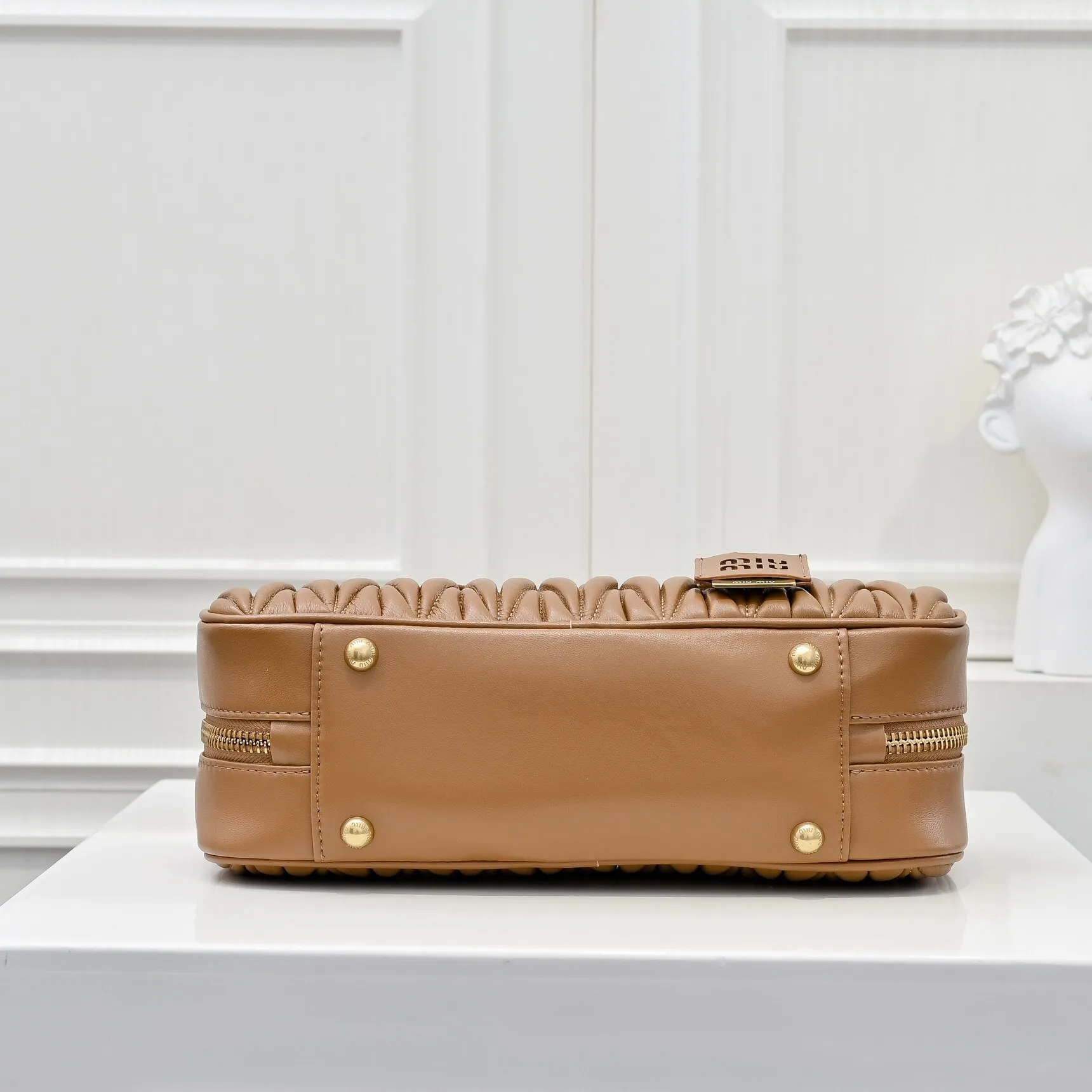 All categories Official website "Brand Women's Bags" Women's Bags 💙 miumiu 2025 new MIUMIU handbags
