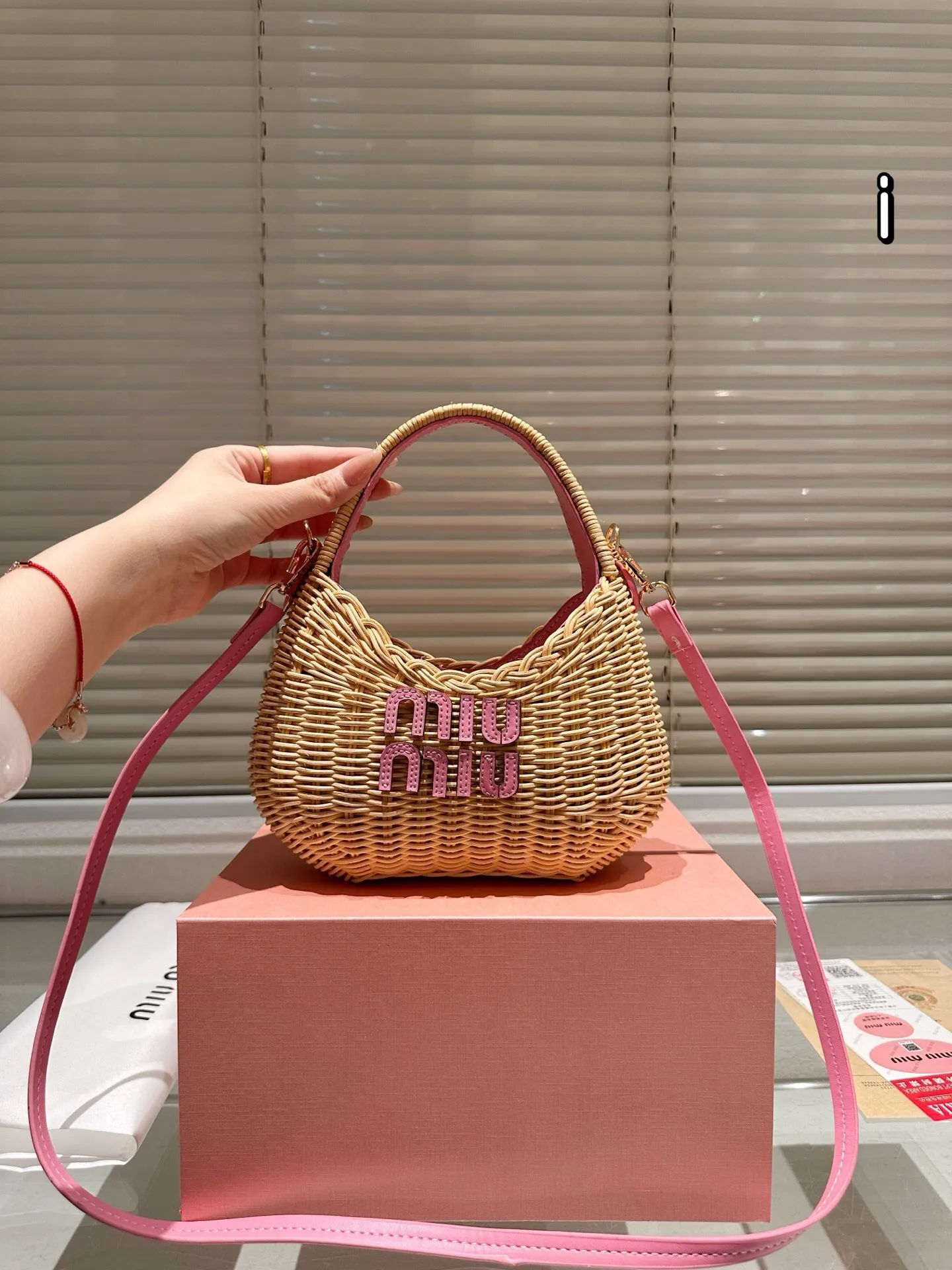 All categories Official website "Brand Women's Bags" Women's Bags 💙 miumiu 2025 new MIUMIU crossbody bag