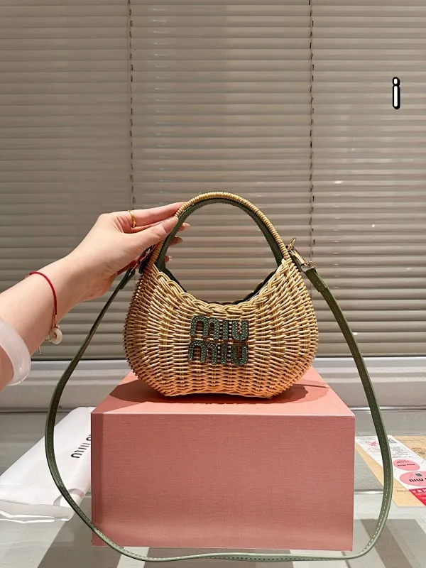 All categories Official website "Brand Women's Bags" Women's Bags 💙 miumiu 2025 new MIUMIU crossbody bag