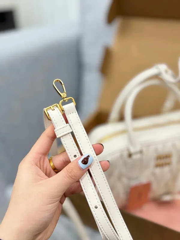 All categories Official website "Brand Women's Bags" Women's Bags 💙 miumiu 2024 new MIUMIU handbags
