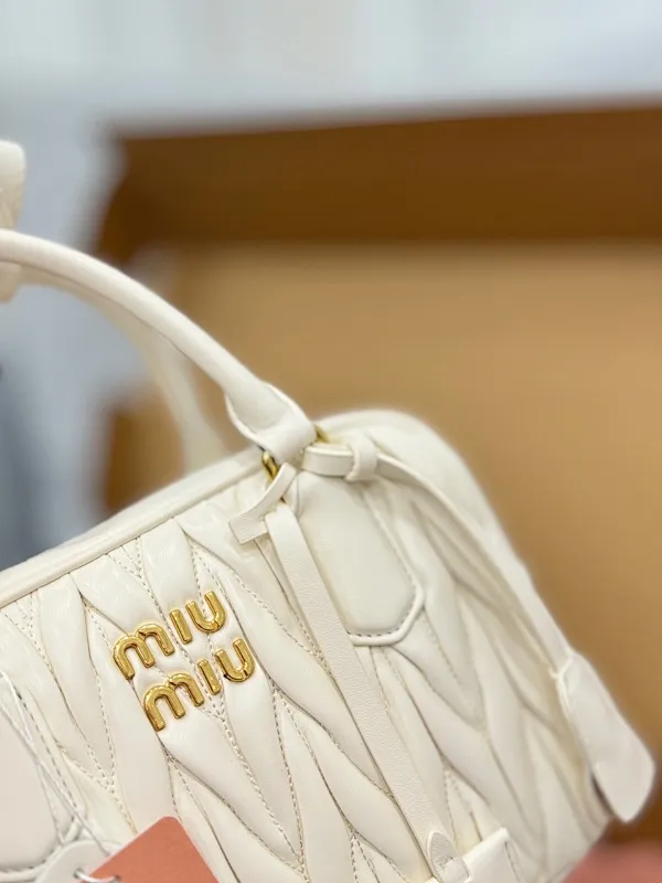 All categories Official website "Brand Women's Bags" Women's Bags 💙 miumiu 2024 new MIUMIU handbags